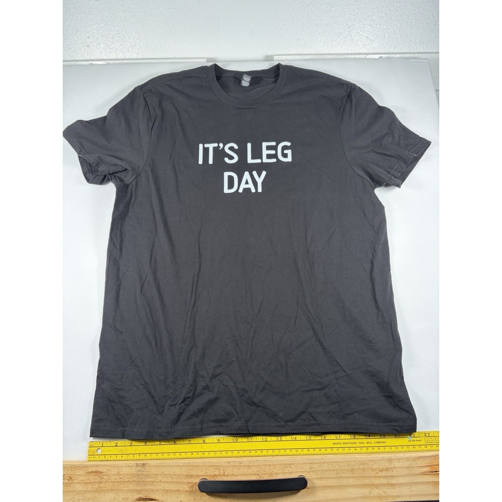 Very‎ Important  Tee It's Leg Day